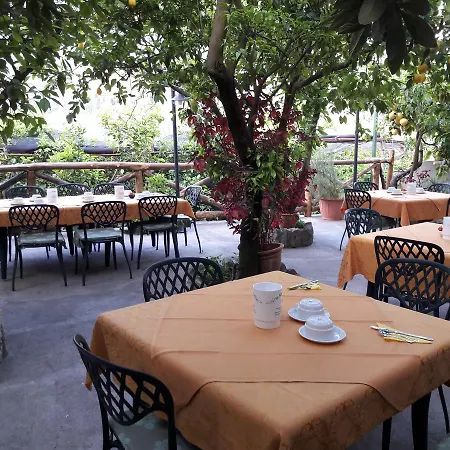 Alloggio per agriturismo La Lobra *