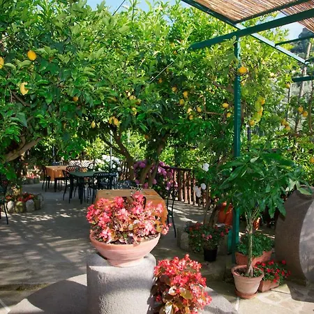 Farm stay La Lobra